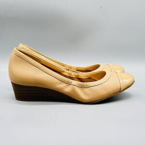 Cole Haan Shoes Womens 9.5 Beige Leather Wedge Heel Pumps Patent Cap Toe Slip On